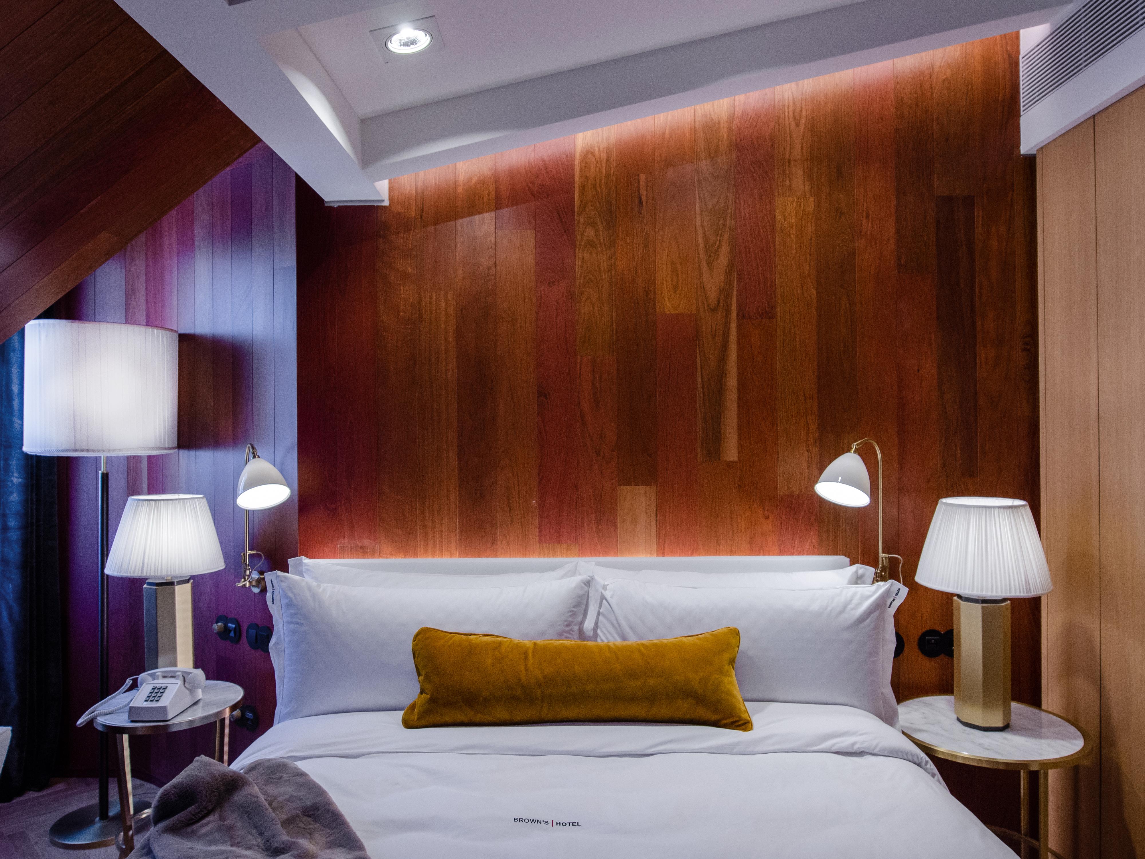 Browns Avenue Hotel Лиссабон Экстерьер фото A bedroom at the hotel