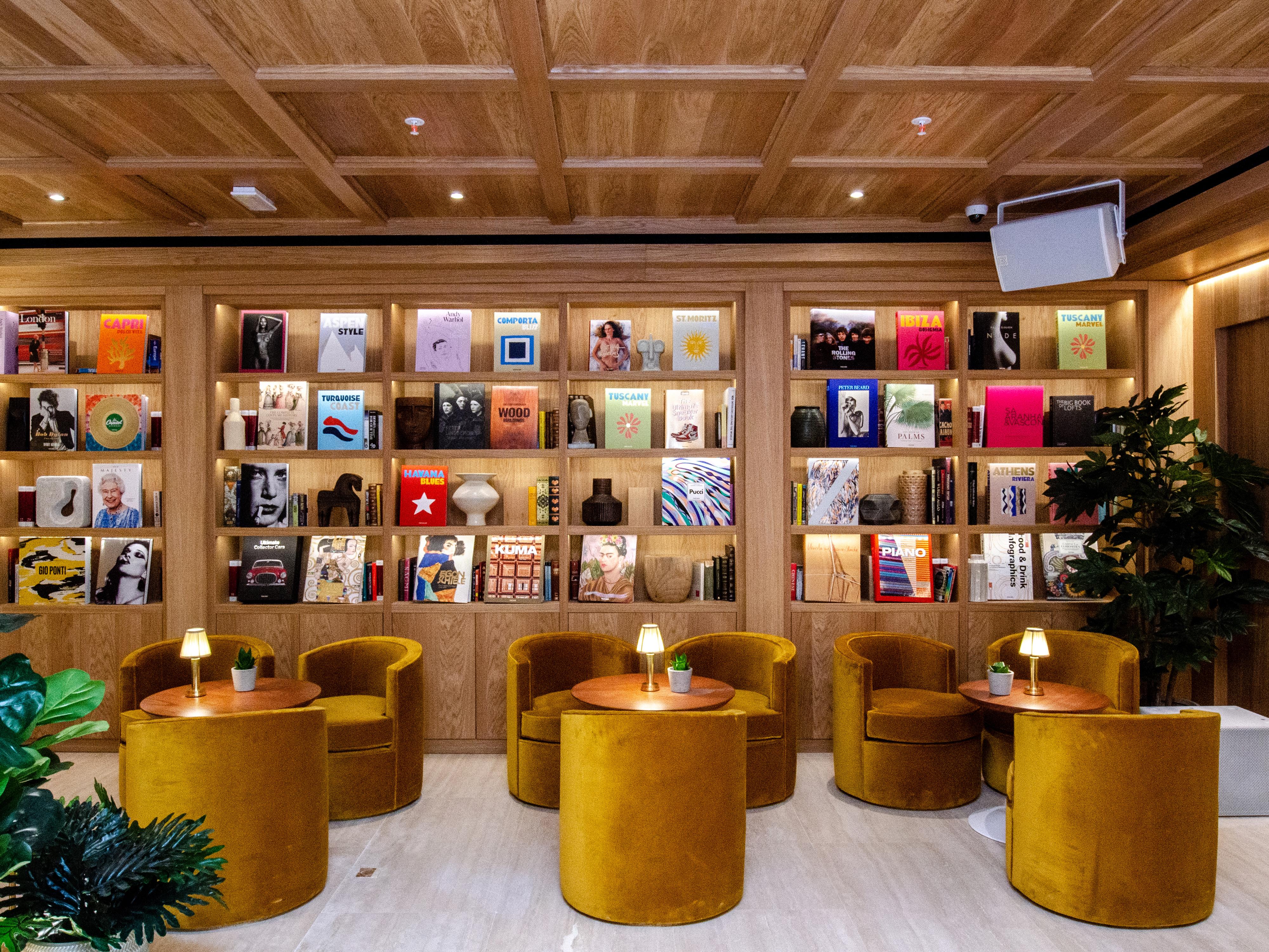 Browns Avenue Hotel Лиссабон Экстерьер фото Library