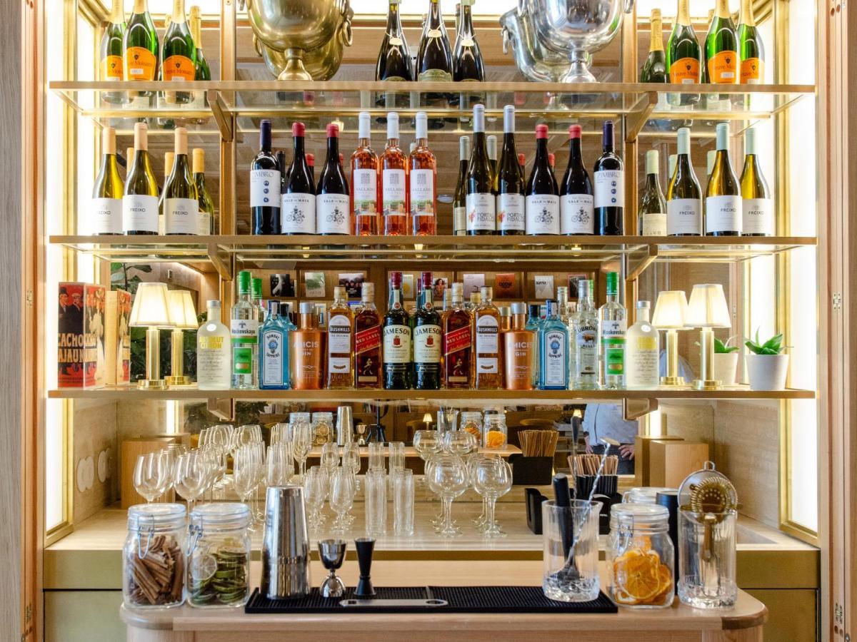 Browns Avenue Hotel Лиссабон Экстерьер фото The bar at the Ritz