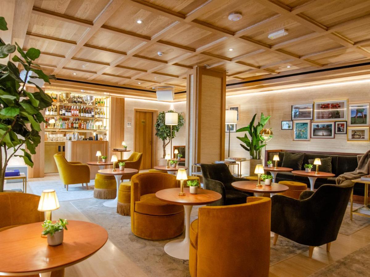 Browns Avenue Hotel Лиссабон Экстерьер фото The Lounge at London Heathrow Airport